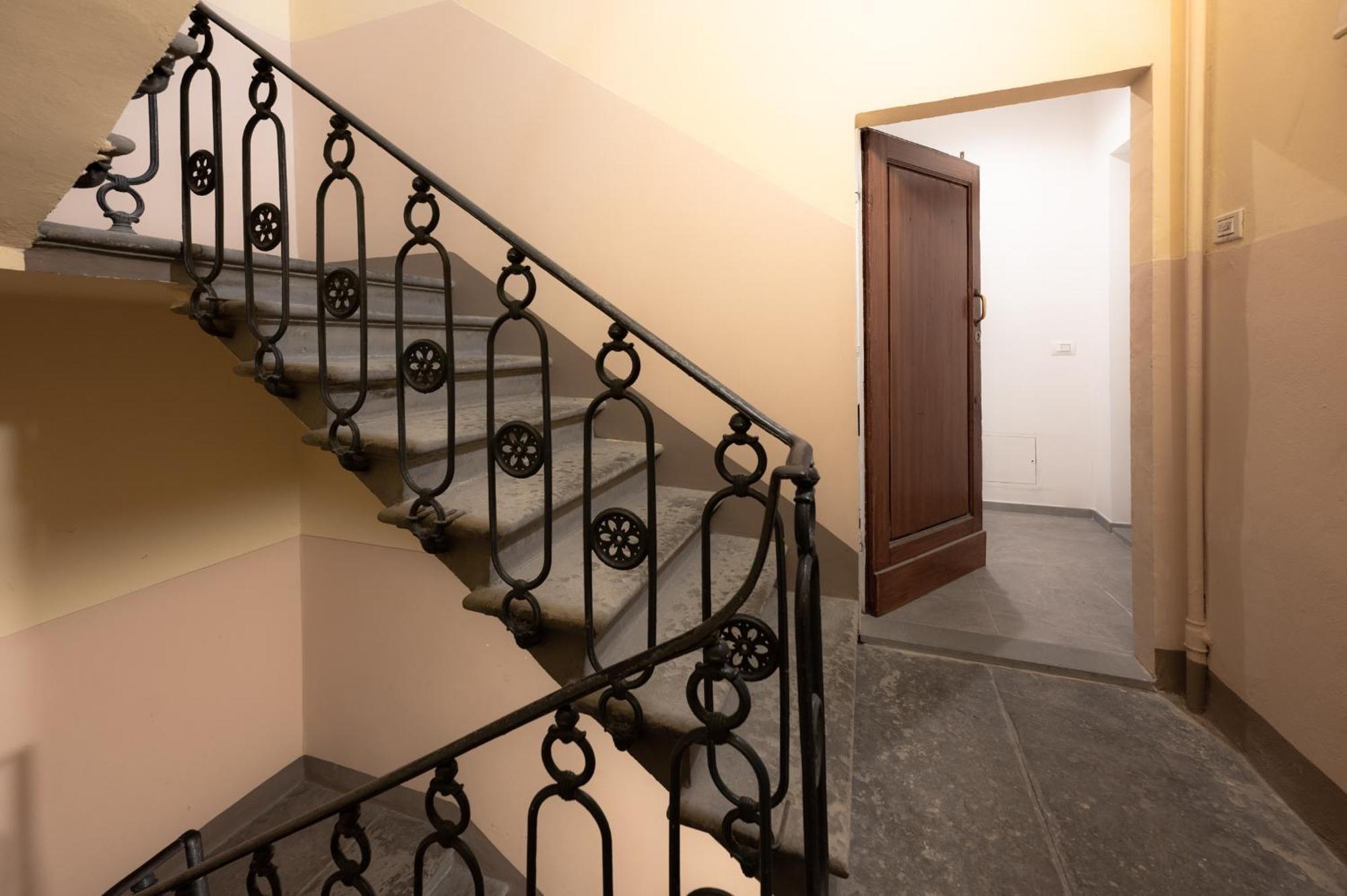 Via Ponte Alle Mosse, 19 - Florence Charming Apartments - A Chic, Newly Renovated Apartment Near Tram Leopolda, A Few Min From Downtown Εξωτερικό φωτογραφία